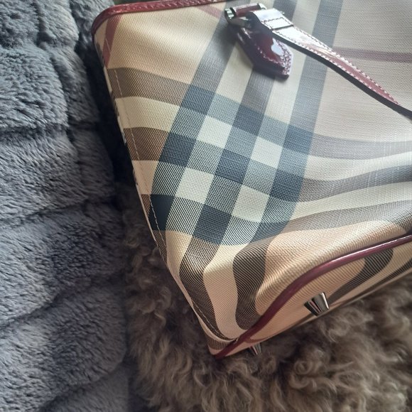 Authentic Burberry Tote - Picture 7 of 8